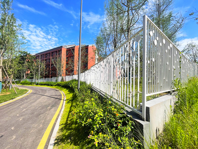 成都体育学院三岔湖校区蒲公英围栏项目